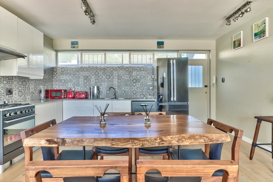 To Let 3 Bedroom Property for Rent in Sea Point Western Cape